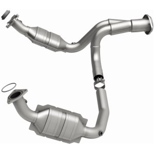 Cadillac Escalade Catalytic Converter - Driver Side - Magnaflow - OEM Grade Direct-Fit - `07-`10