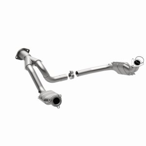 Cadillac Escalade Catalytic Converter - Driver Side - Magnaflow - OEM Grade Direct-Fit - `07-`10