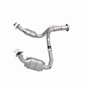 Cadillac Escalade Catalytic Converter - Driver Side - Magnaflow - OEM Grade Direct-Fit - `07-`10