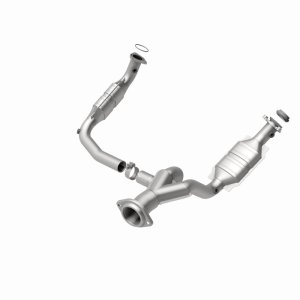 GMC Yukon XL 1500 Catalytic Converter - Driver Side - Magnaflow - OEM Grade Direct-Fit - `07-`10