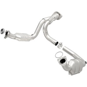 GMC Yukon XL 1500 Catalytic Converter - Driver Side - Magnaflow - OEM Grade Direct-Fit - `07-`10