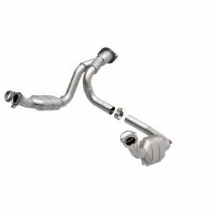 GMC Yukon XL 1500 Catalytic Converter - Driver Side - Magnaflow - OEM Grade Direct-Fit - `07-`10