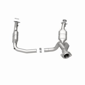 GMC Yukon XL 1500 Catalytic Converter - Driver Side - Magnaflow - OEM Grade Direct-Fit - `07-`10