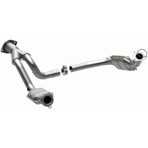 GMC Yukon XL 1500 Catalytic Converter - Driver Side - Magnaflow - OEM Grade Direct-Fit - `07-`10