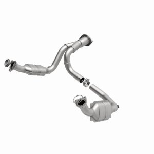 GMC Yukon XL 1500 Catalytic Converter - Driver Side - Magnaflow - OEM Grade Direct-Fit - `07-`10