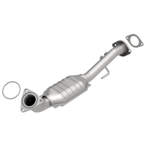 GMC Yukon Catalytic Converter - Passenger Side - Magnaflow - OEM Grade Direct-Fit - `01-`06