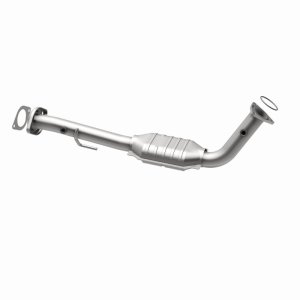 GMC Yukon Catalytic Converter - Passenger Side - Magnaflow - OEM Grade Direct-Fit - `01-`06