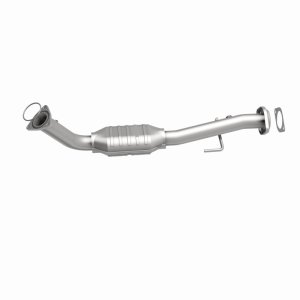 GMC Yukon Catalytic Converter - Passenger Side - Magnaflow - OEM Grade Direct-Fit - `01-`06
