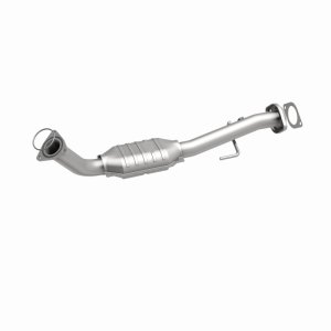 GMC Yukon Catalytic Converter - Passenger Side - Magnaflow - OEM Grade Direct-Fit - `01-`06
