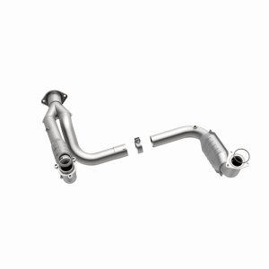 Hummer H2 Catalytic Converter - Magnaflow - OEM Grade Federal/EPA Compliant Direct-Fit - `07-`09