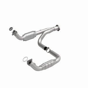 Hummer H2 Catalytic Converter - Magnaflow - OEM Grade Federal/EPA Compliant Direct-Fit - `07-`09