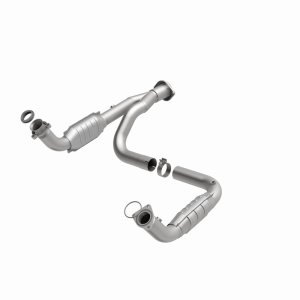 Hummer H2 Catalytic Converter - Magnaflow - OEM Grade Federal/EPA Compliant Direct-Fit - `07-`09