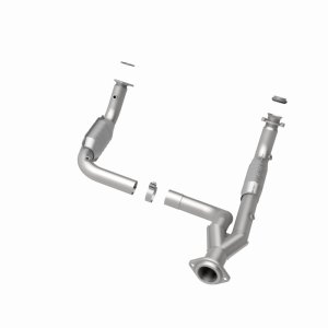 Hummer H2 Catalytic Converter - Magnaflow - OEM Grade Federal/EPA Compliant Direct-Fit - `07-`09