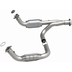 Hummer H2 Catalytic Converter - Magnaflow - OEM Grade Federal/EPA Compliant Direct-Fit - `07-`09