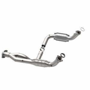 Hummer H2 Catalytic Converter - Magnaflow - OEM Grade Federal/EPA Compliant Direct-Fit - `07-`09