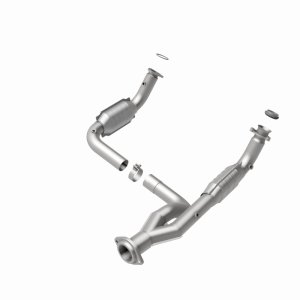 Hummer H2 Catalytic Converter - Magnaflow - OEM Grade Federal/EPA Compliant Direct-Fit - `07-`09