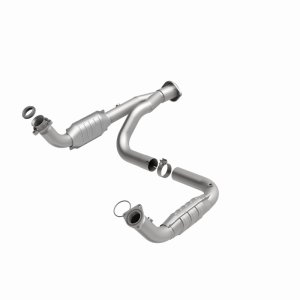 Hummer H2 Catalytic Converter - Magnaflow - OEM Grade Federal/EPA Compliant Direct-Fit - `07-`09