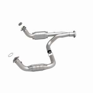 Hummer H2 Catalytic Converter - Magnaflow - OEM Grade Federal/EPA Compliant Direct-Fit - `07-`09