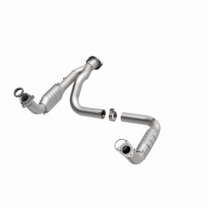 Hummer H2 Catalytic Converter - Magnaflow - OEM Grade Federal/EPA Compliant Direct-Fit - `07-`09