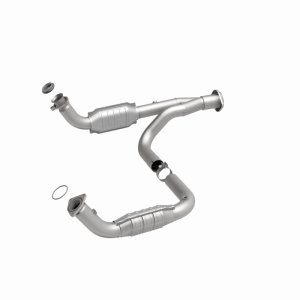 Hummer H2 Catalytic Converter - Magnaflow - OEM Grade Federal/EPA Compliant Direct-Fit - `07-`09