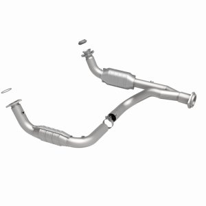 Hummer H2 Catalytic Converter - Magnaflow - OEM Grade Federal/EPA Compliant Direct-Fit - `07-`09