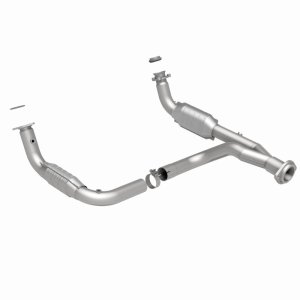 Hummer H2 Catalytic Converter - Magnaflow - OEM Grade Federal/EPA Compliant Direct-Fit - `07-`09
