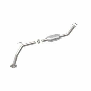 Toyota Sequoia Catalytic Converter - Magnaflow - OEM Grade Direct-Fit - `05-`07