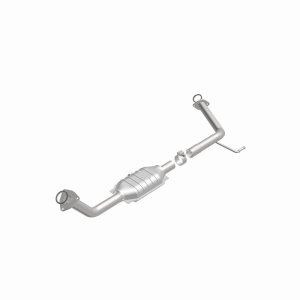 Toyota Sequoia Catalytic Converter - Magnaflow - OEM Grade Direct-Fit - `05-`07