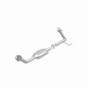 Toyota Sequoia Catalytic Converter - Magnaflow - OEM Grade Direct-Fit - `05-`07