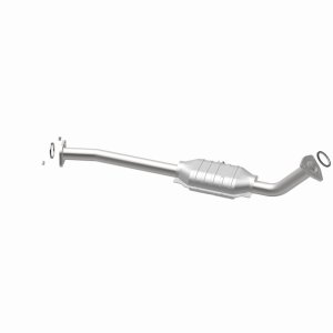 Toyota Sequoia Catalytic Converter - Magnaflow - OEM Grade Direct-Fit - `05-`07