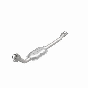 Toyota Sequoia Catalytic Converter - Magnaflow - OEM Grade Direct-Fit - `05-`07