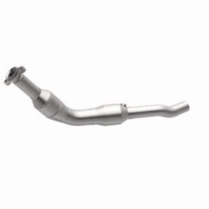 Land Rover Range Rover Sport Catalytic Converter - Driver Side - Magnaflow - Direct-Fit, OEM Grade, Federal/EPA Compliant, Spun Body Design, Mandrel-Bent 409 Stainless Steel - `06-`09