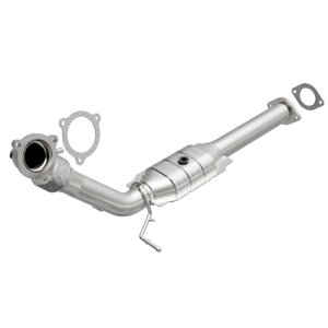 Volvo XC70 Catalytic Converter - Magnaflow - OEM Grade Federal/EPA Compliant Direct-Fit - `05-`07