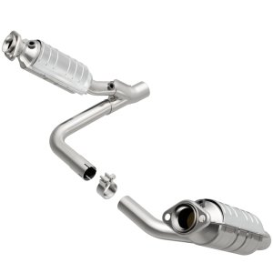 Chrysler Aspen Catalytic Converter - Magnaflow - Direct-Fit, OEM Grade - 2007