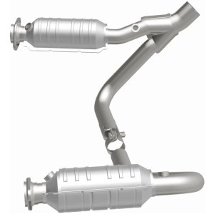 Chrysler Aspen Catalytic Converter - Magnaflow - Direct-Fit, OEM Grade - 2007