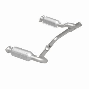 Chrysler Aspen Catalytic Converter - Magnaflow - Direct-Fit, OEM Grade - 2007