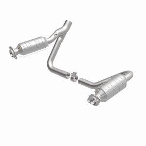 Chrysler Aspen Catalytic Converter - Magnaflow - Direct-Fit, OEM Grade - 2007