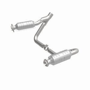 Dodge Durango Catalytic Converter - Magnaflow - Direct-Fit, OEM Grade - `05-`08