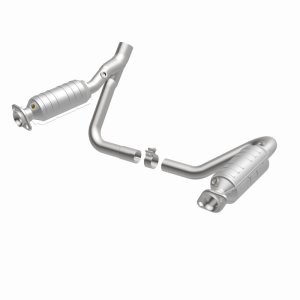 Dodge Durango Catalytic Converter - Magnaflow - Direct-Fit, OEM Grade - `05-`08