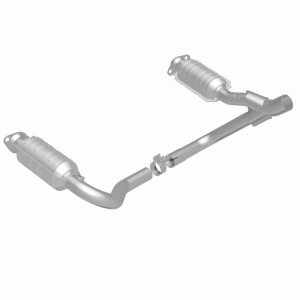 Dodge Durango Catalytic Converter - Magnaflow - Direct-Fit, OEM Grade - `05-`08