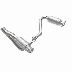 Dodge Durango Catalytic Converter - Magnaflow - Direct-Fit, OEM Grade - `05-`08