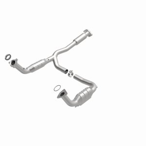 Chevrolet Trailblazer EXT Catalytic Converter - Magnaflow - Direct Fit - `03-`06