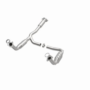 Chevrolet Trailblazer EXT Catalytic Converter - Magnaflow - Direct Fit - `03-`06