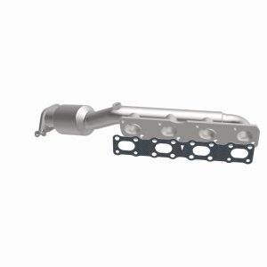 Nissan Armada Catalytic Converter - Driver Side - Magnaflow - HM Grade Federal/EPA Compliant Direct-Fit - `05-`15
