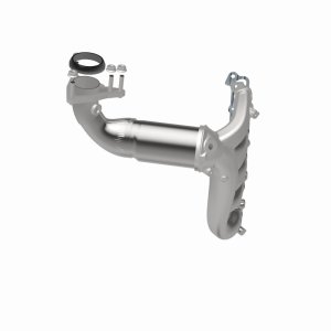 Hummer H3T Catalytic Converter - Magnaflow - OEM Grade Direct-Fit - `09-`10