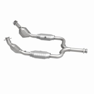 Ford Mustang Performance Exhaust - Magnaflow - OEM Grade Federal/EPA Compliant Direct-Fit Catalytic Converter - `99-`01