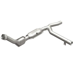 Ford Expedition Catalytic Converter - Magnaflow - Direct-Fit - `01-`02