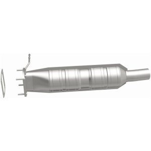 Ford F-350 Super Duty Catalytic Converter - Rear - Magnaflow - Direct Fit - `05-`07