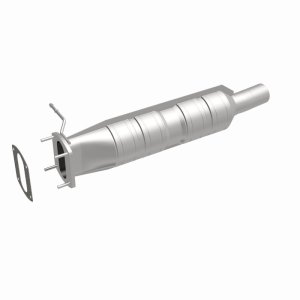 Ford F-350 Super Duty Catalytic Converter - Rear - Magnaflow - Direct Fit - `05-`07