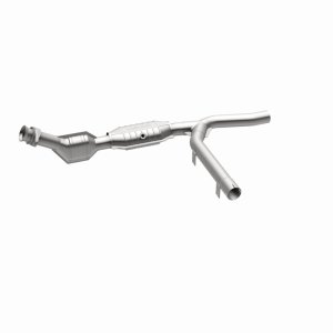 Ford F-150 Catalytic Converter - Magnaflow - OEM Grade Direct-Fit - `01-`03